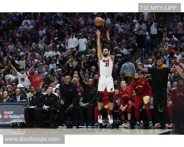 湖人对决热火精彩比赛录像回顾分析与精彩瞬间集锦