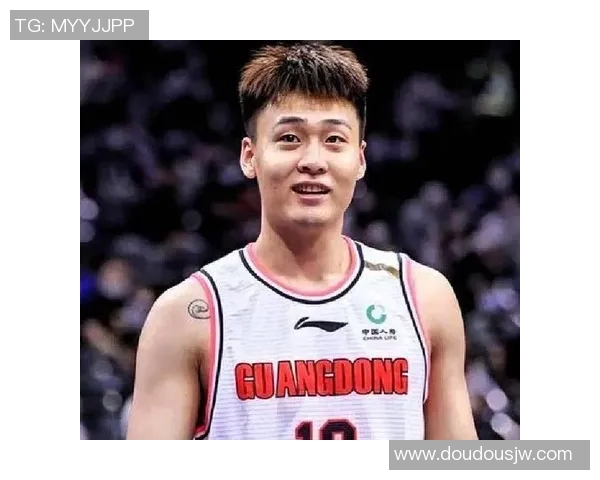 赵睿在篮球赛场上的成长与突破展现了年轻运动员的无限潜力与拼搏精神