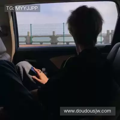 束启万